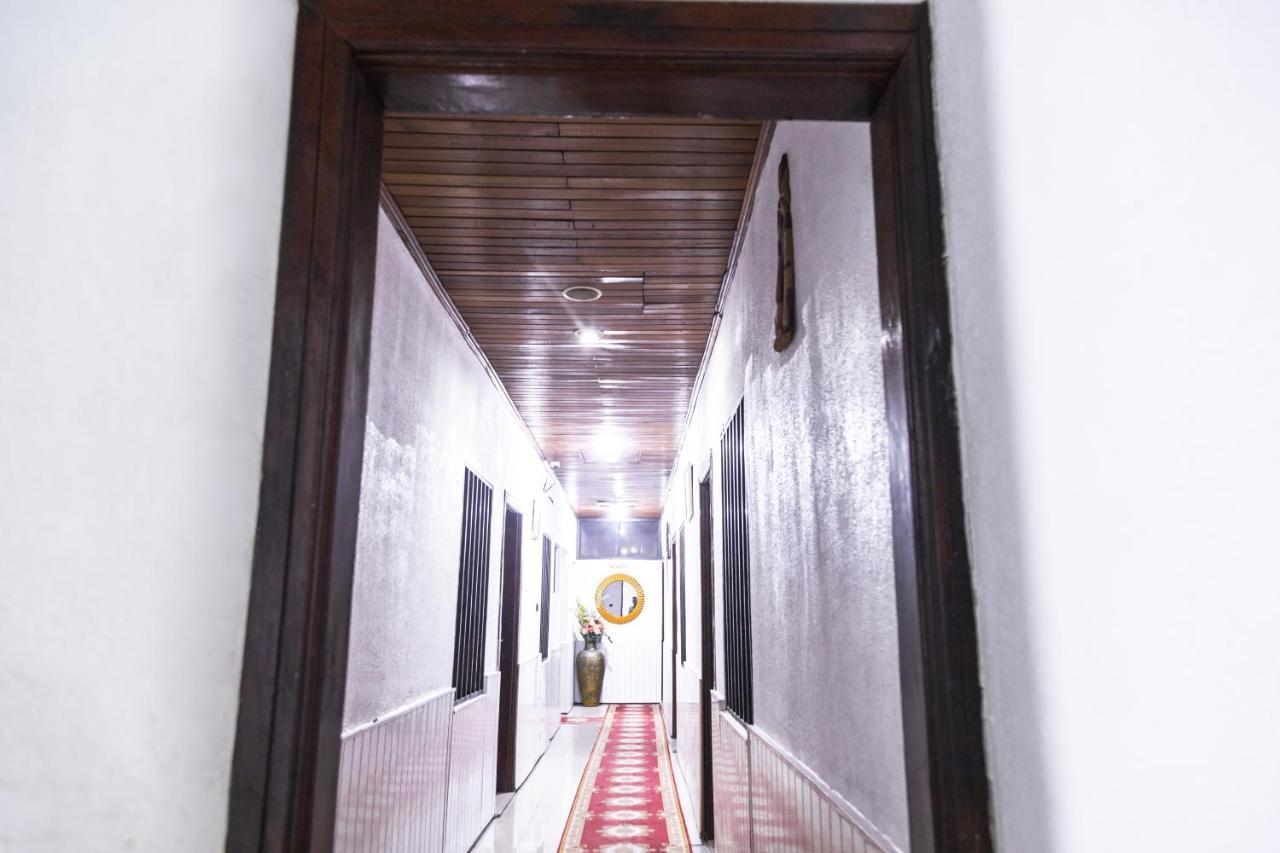 Hill View Hotel West Airport Accra Buitenkant foto