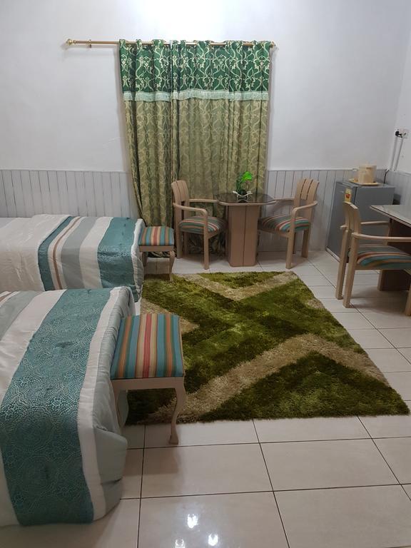 Hill View Hotel West Airport Accra Buitenkant foto